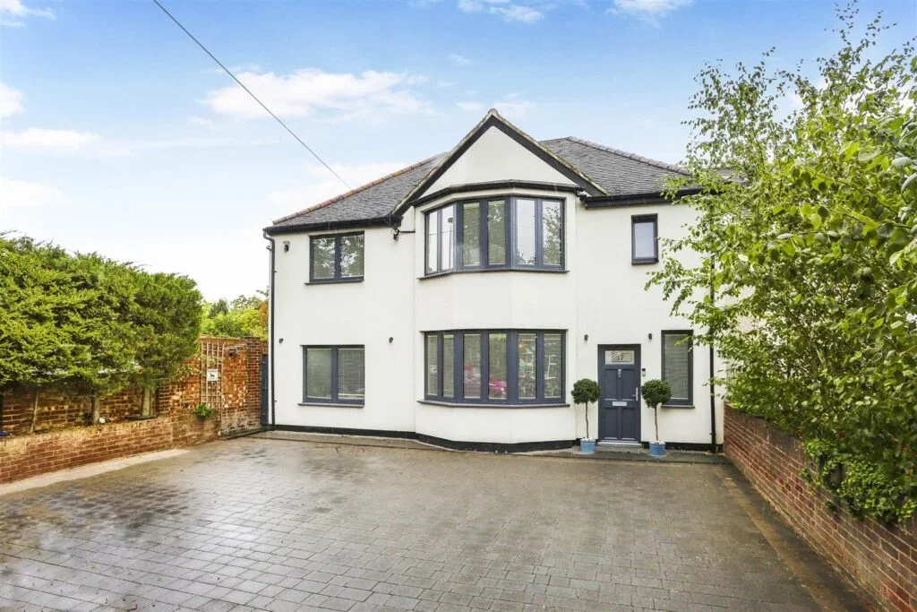 House Beddington Gardens in Greater London