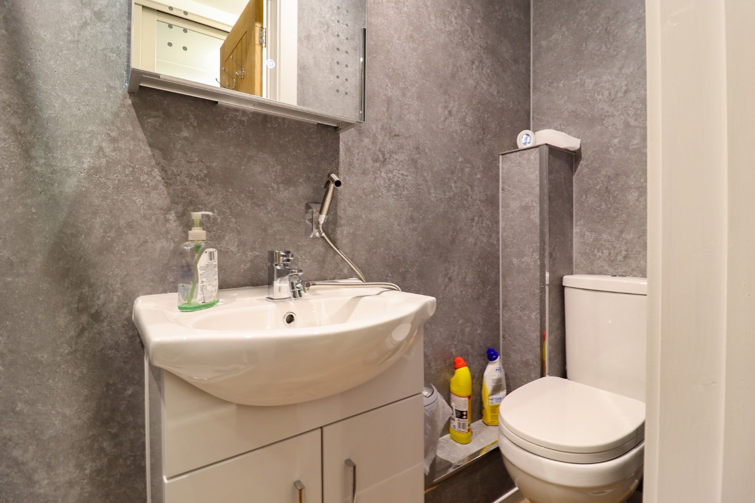 Room Amherst Close in Breckland District