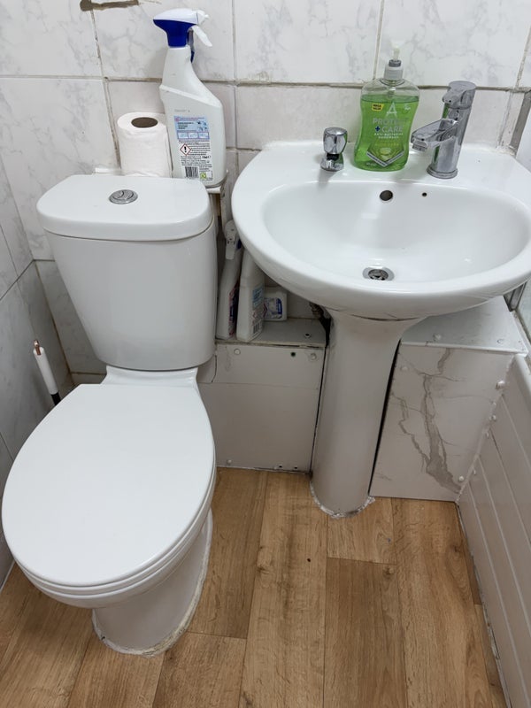 Room Burges Road in Greater London