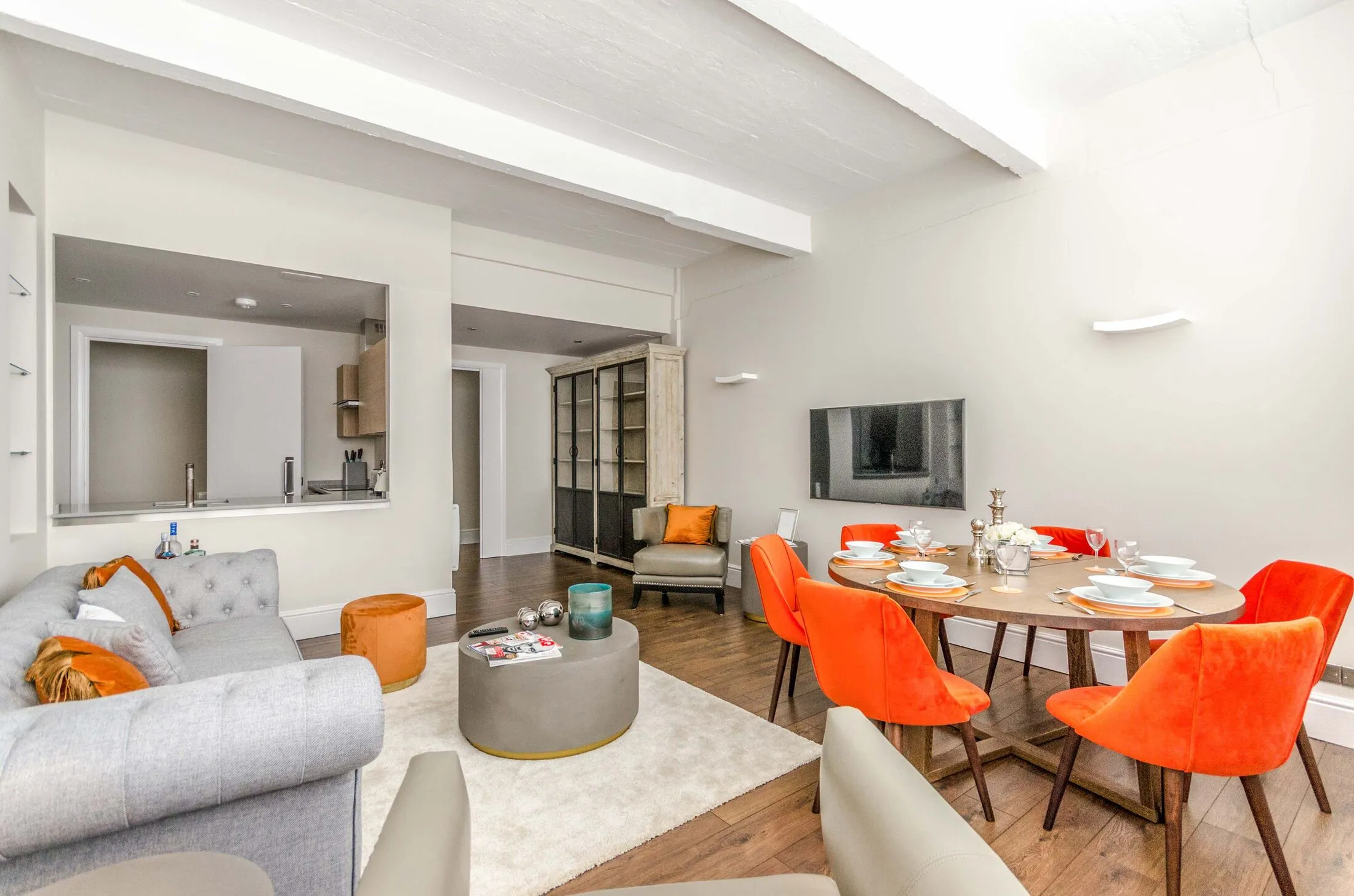 Flat Dingley Road in Greater London
