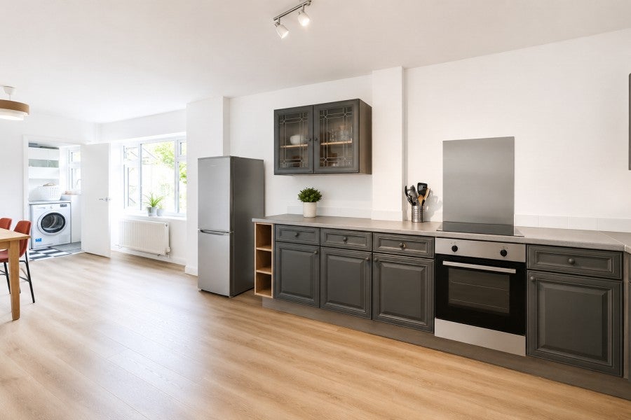 House Malthouse Lane in Surrey Heath
