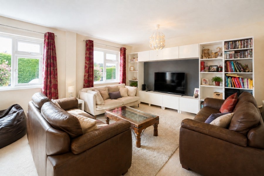 House Malthouse Lane in Surrey Heath