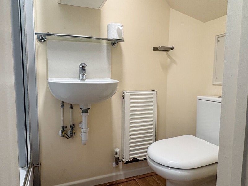 Flat Brondesbury Park in Greater London