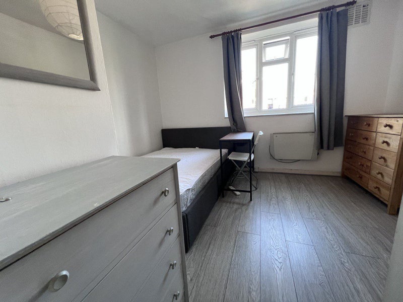 Room Howard Road in Greater London