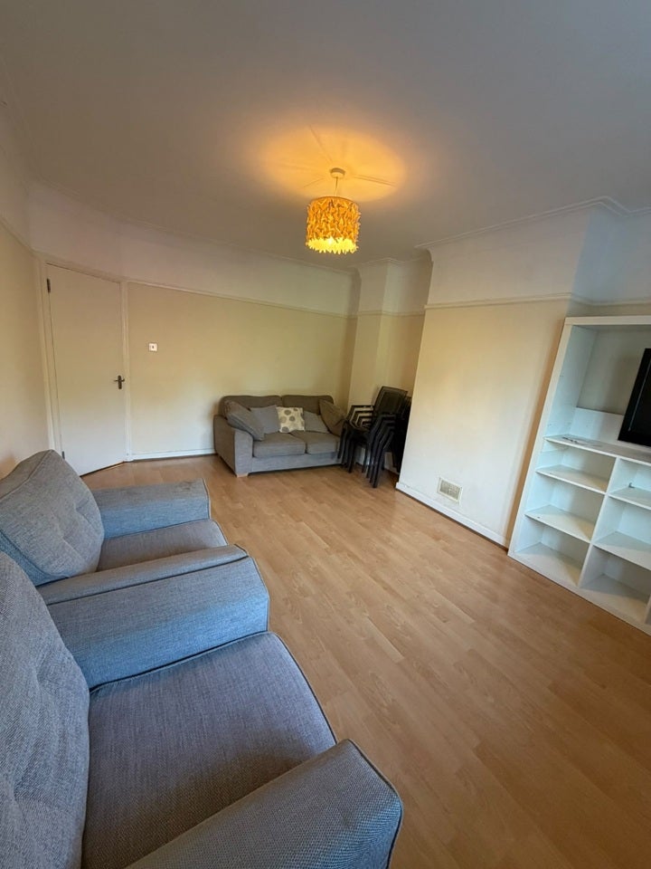 Room Epsom Road in Greater London