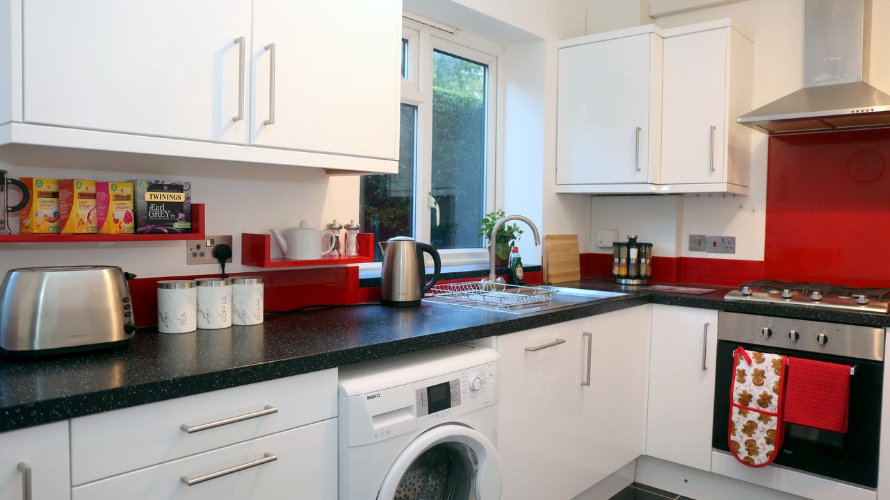 Flat Thursley Gardens in Greater London