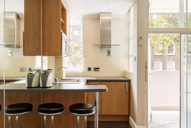 Flat Sloane Avenue in Greater London