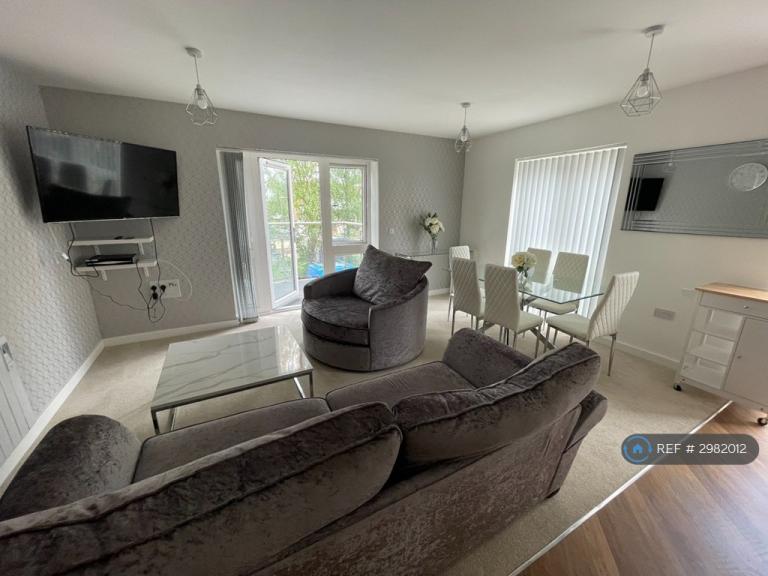 Room Frogmore Road in Dacorum