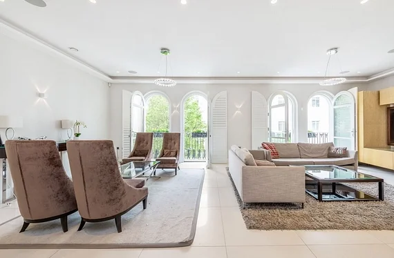 House Porchester Road in City of Westminster