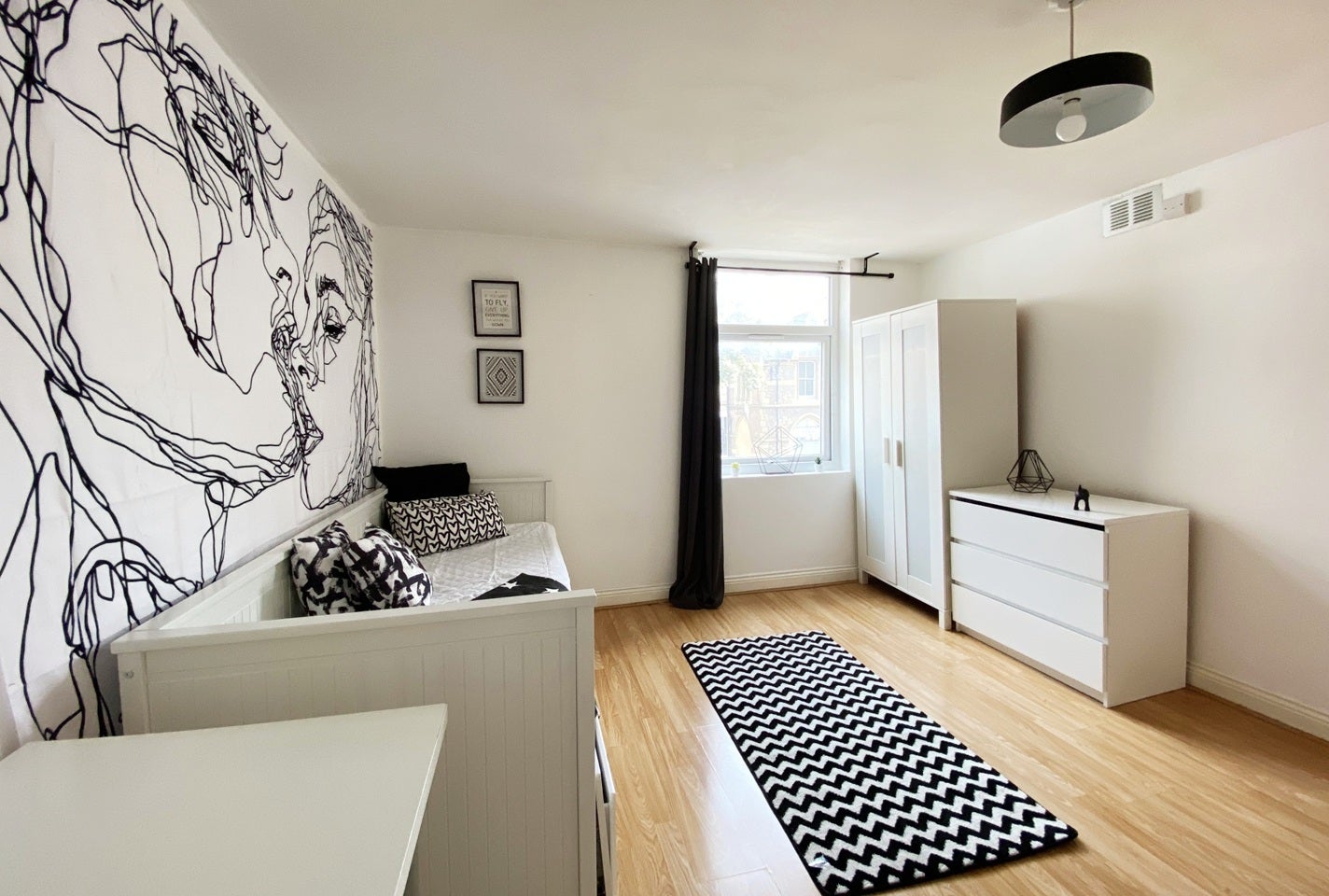 Flat Humberstone Gate in Leicester