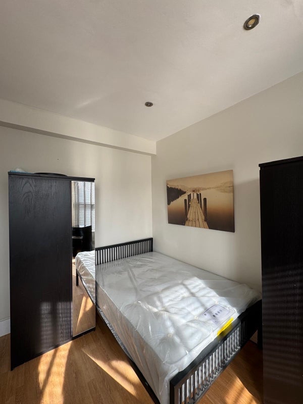 Room Church Hill in Greater London