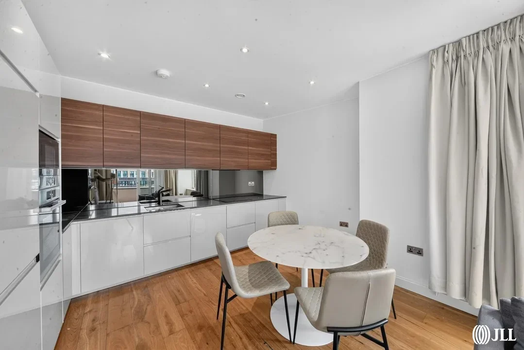 Flat Copperworks Wharf in Greater London