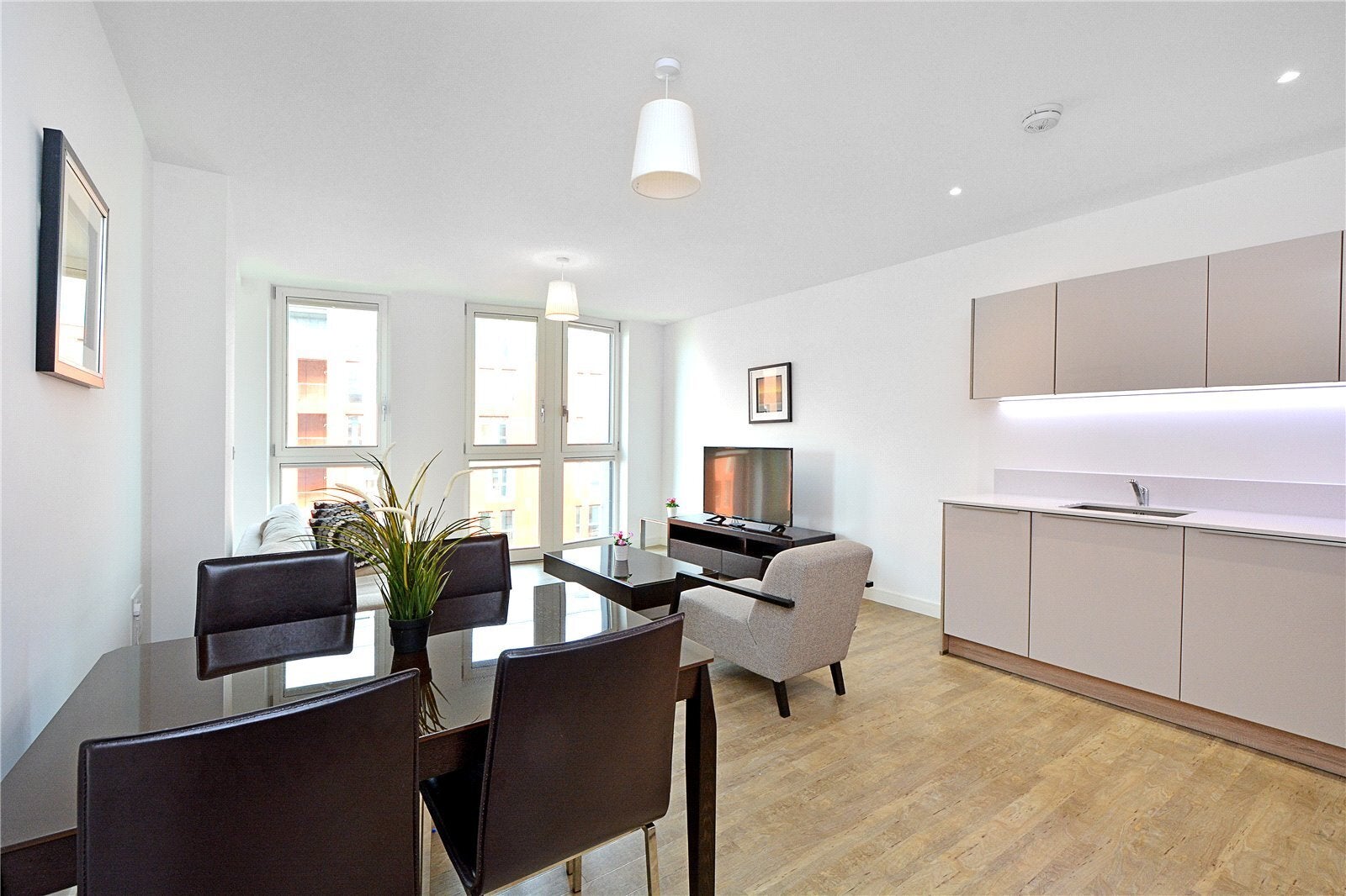 Flat Manilla Walk in Greater London