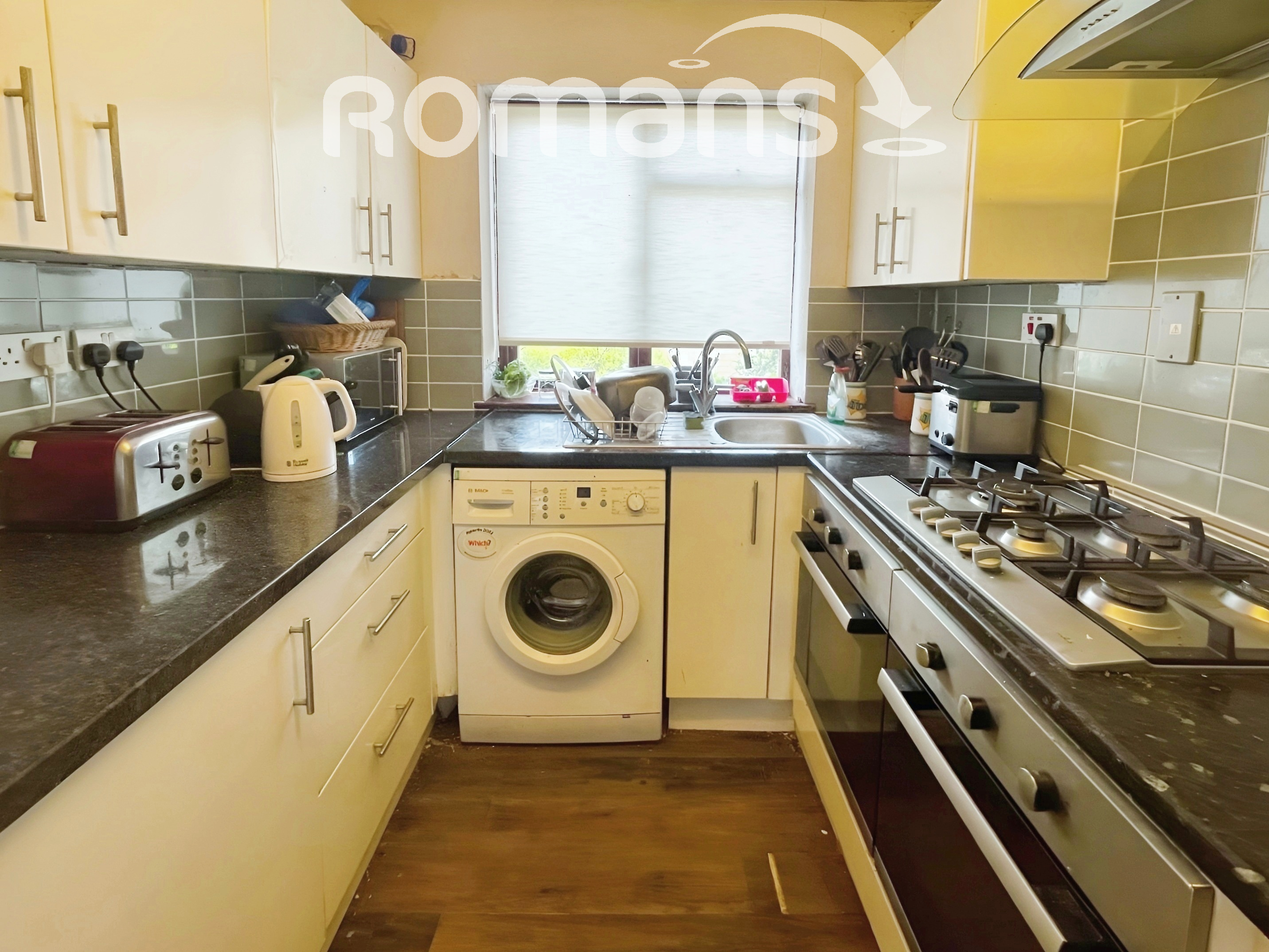 Room Fountains Close in Basingstoke and Deane