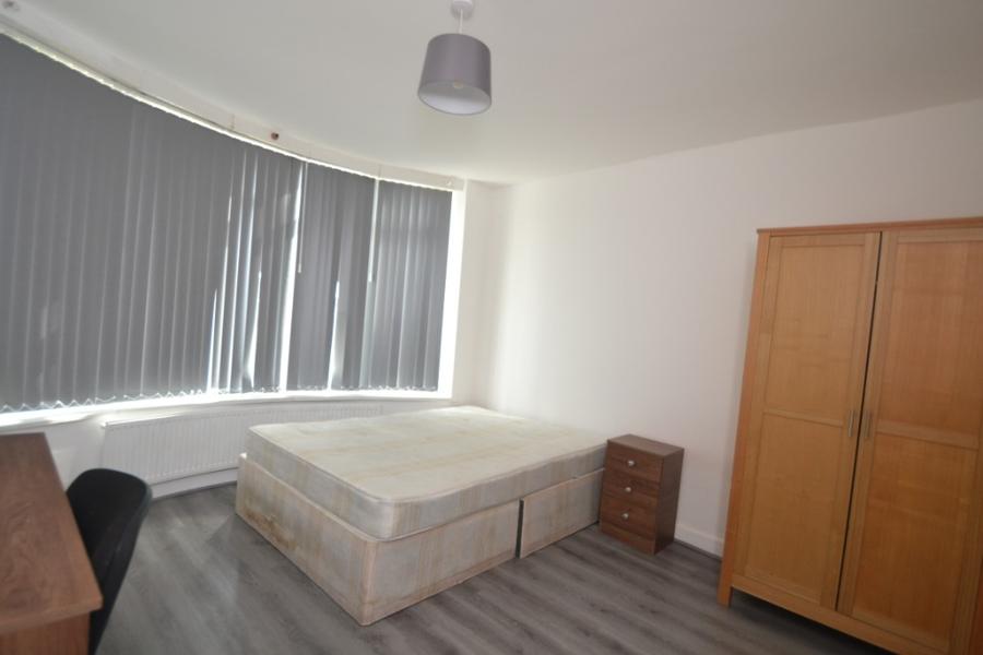 Room Finchley Road in Manchester
