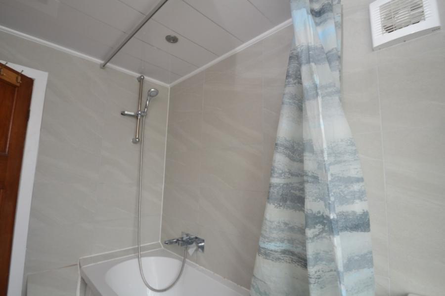 Room Finchley Road in Manchester