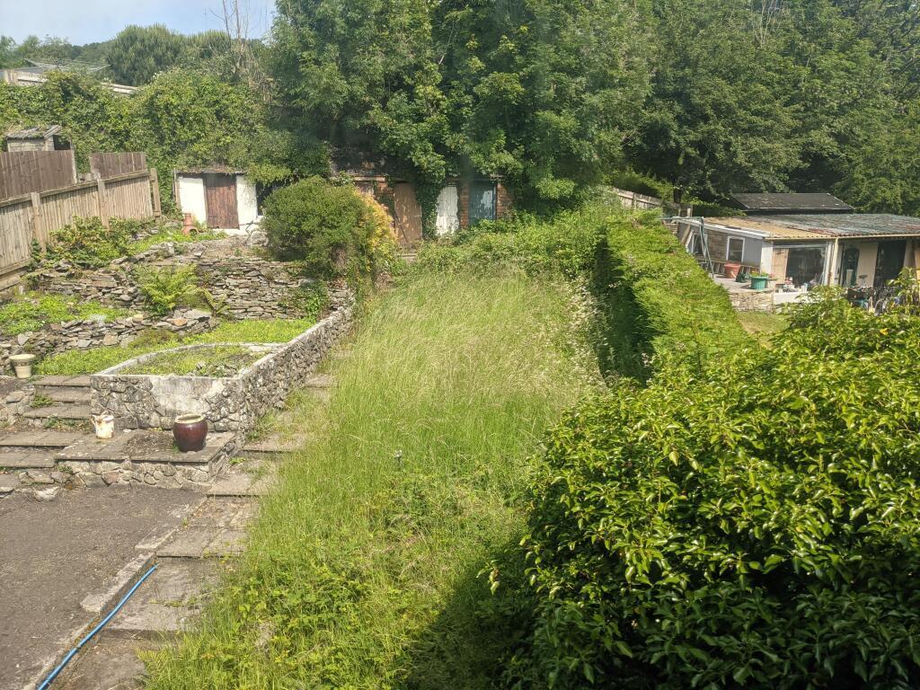 House Rhiwsaeson Road in Llantrisant