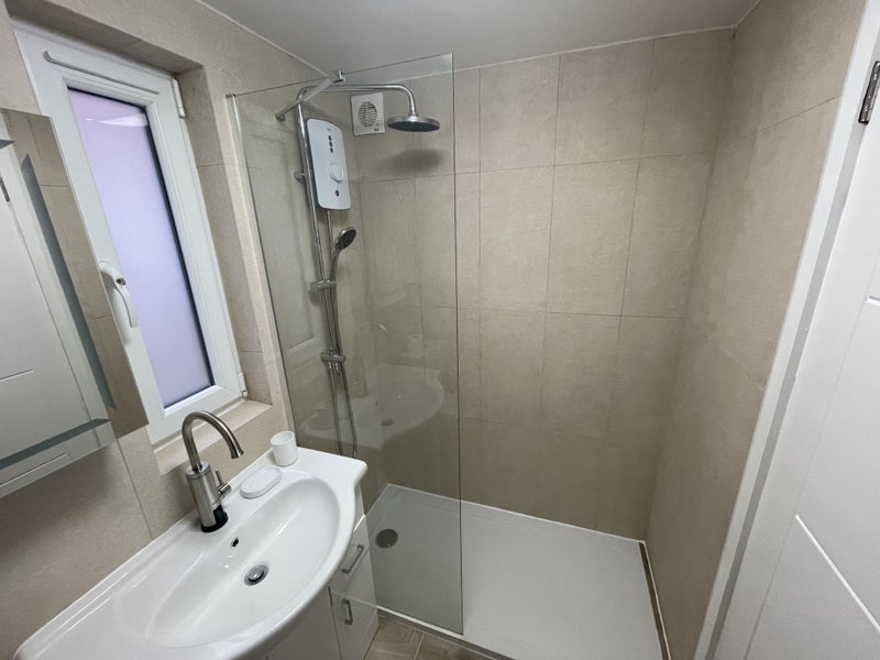 Flat Lester Avenue in Greater London