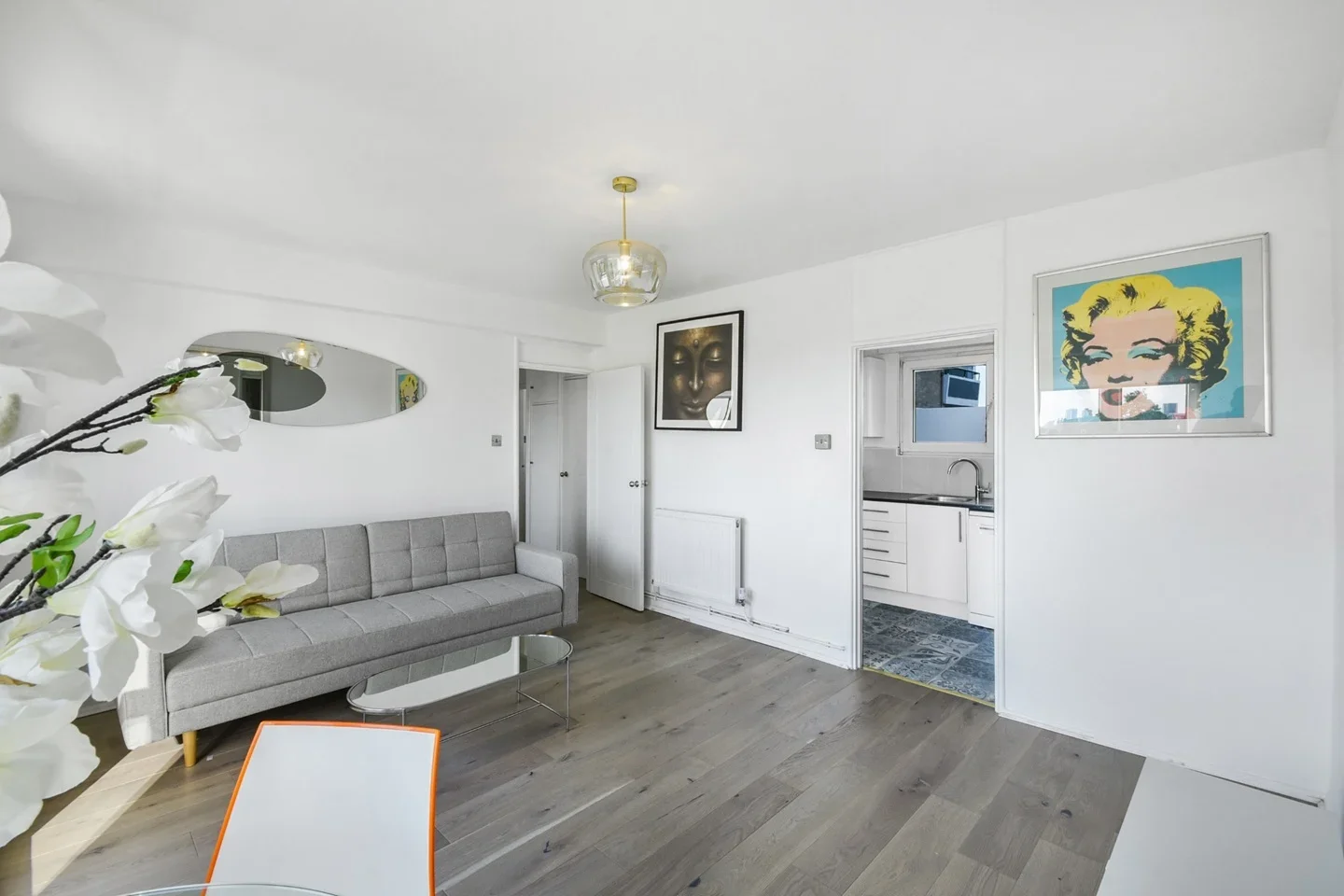 Flat Opal Street in Greater London