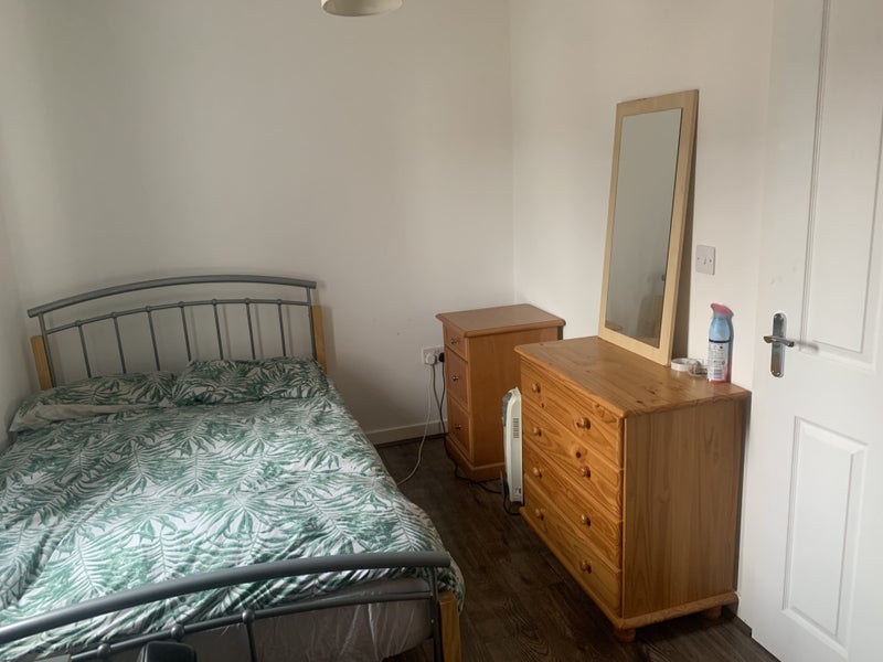 Room Blackburn Row in Nottingham