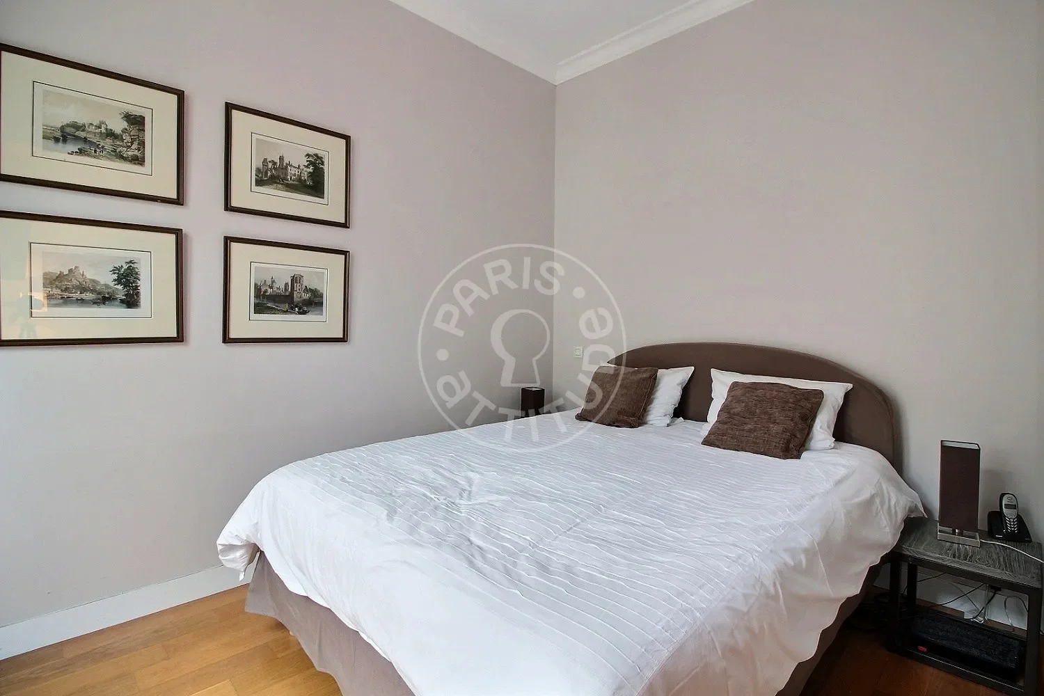 Appartement Rue de Berri à Paris
