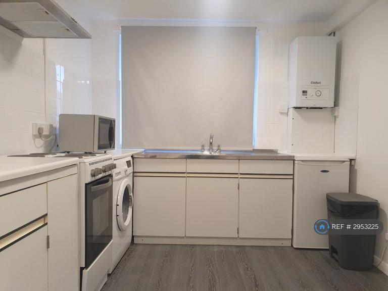 House Whitton Walk in Greater London