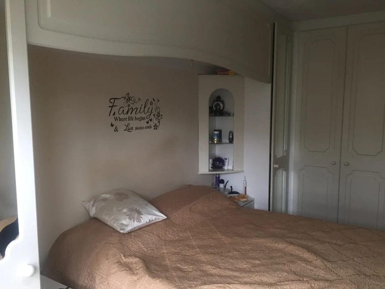 Room Denmark Gardens in Greater London