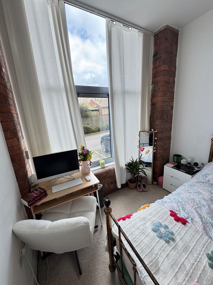 Room Dewsbury Road in Calderdale