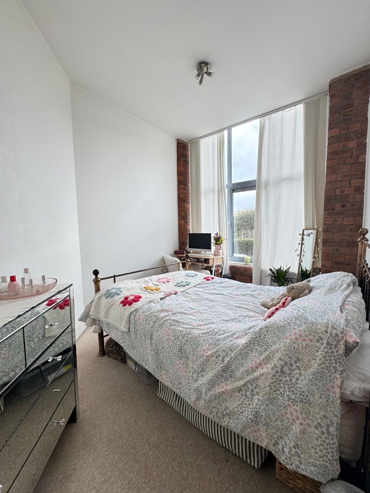 Room Dewsbury Road in Calderdale