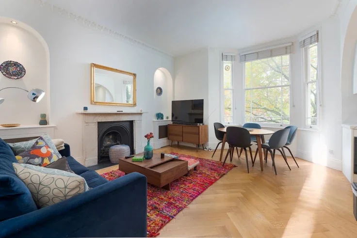 Flat Rosslyn Hill in Greater London