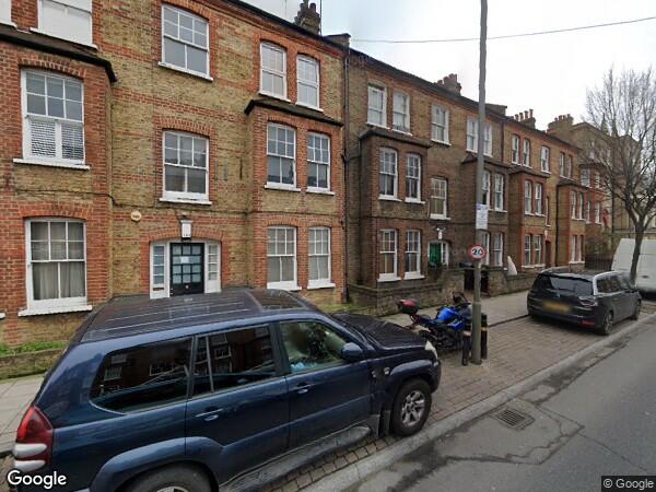 Flat Queenstown Road in Greater London