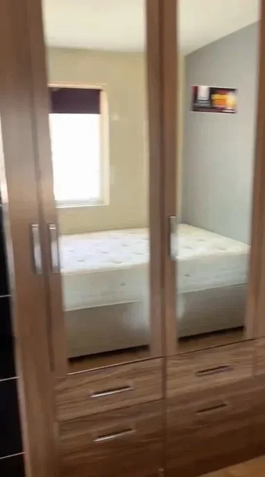 Room Pynham Close in Greater London