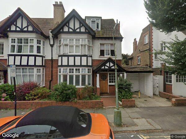 Room York Avenue in Hove