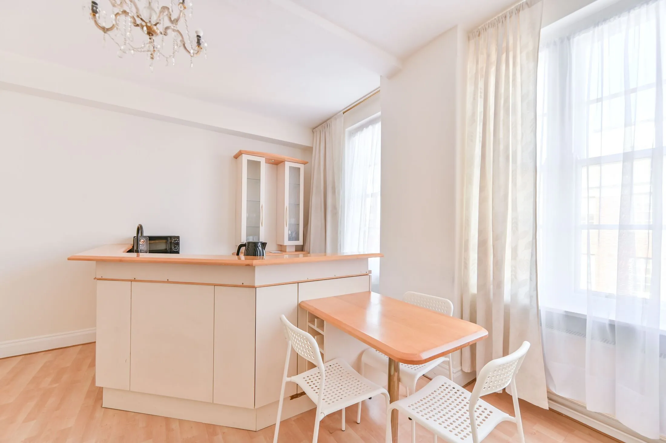 Flat Poplar Place in City of Westminster
