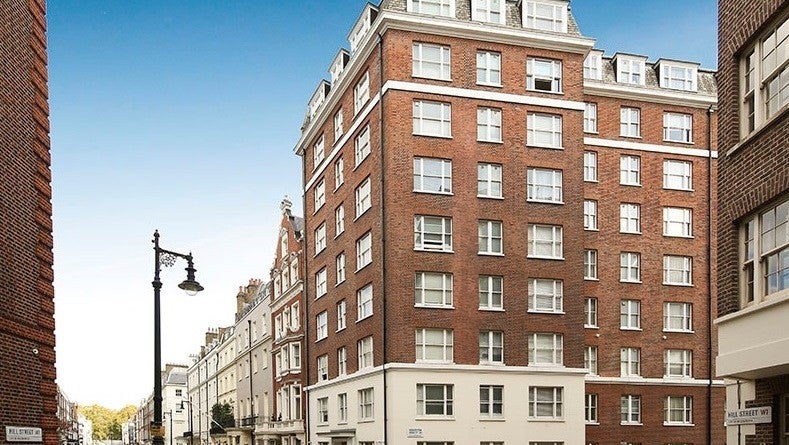 Flat Hill Street in City of Westminster