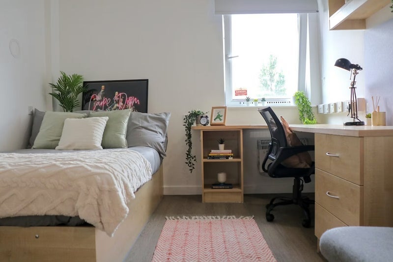 Room St Peter's Street in Nottingham