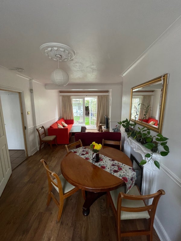 Room Norbroke Street in Greater London