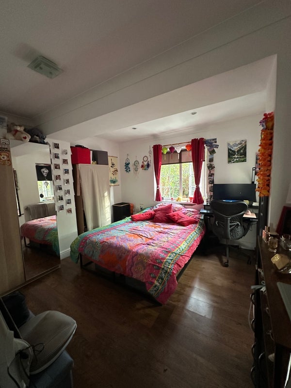 Room Norbroke Street in Greater London