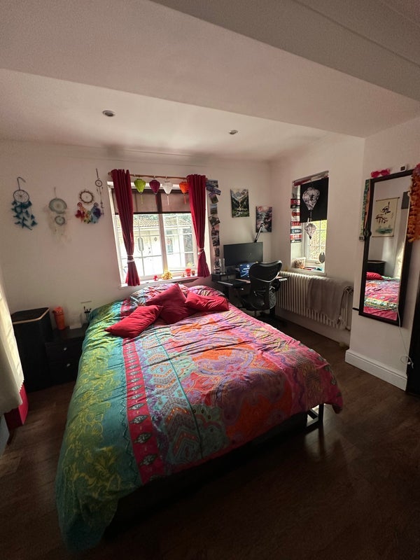 Room Norbroke Street in Greater London