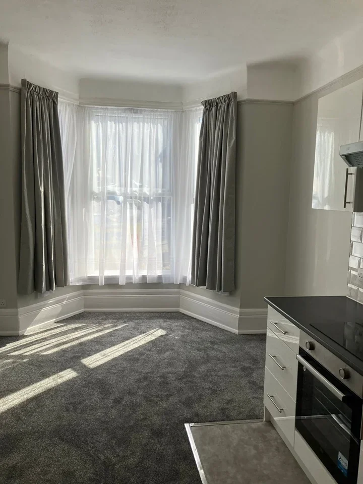 Flat Northbrook Road in Greater London