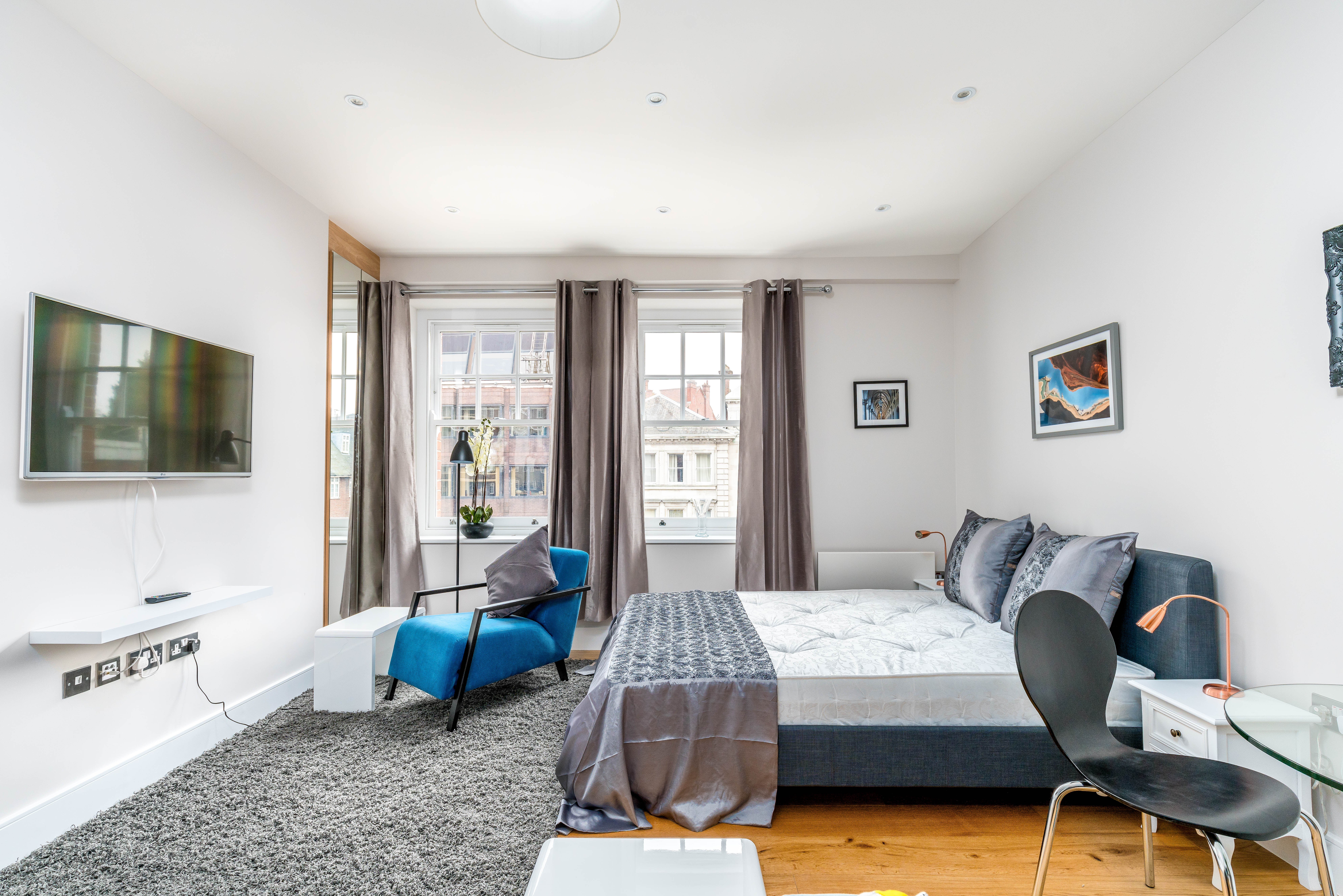 Flat Finchley Road in Greater London