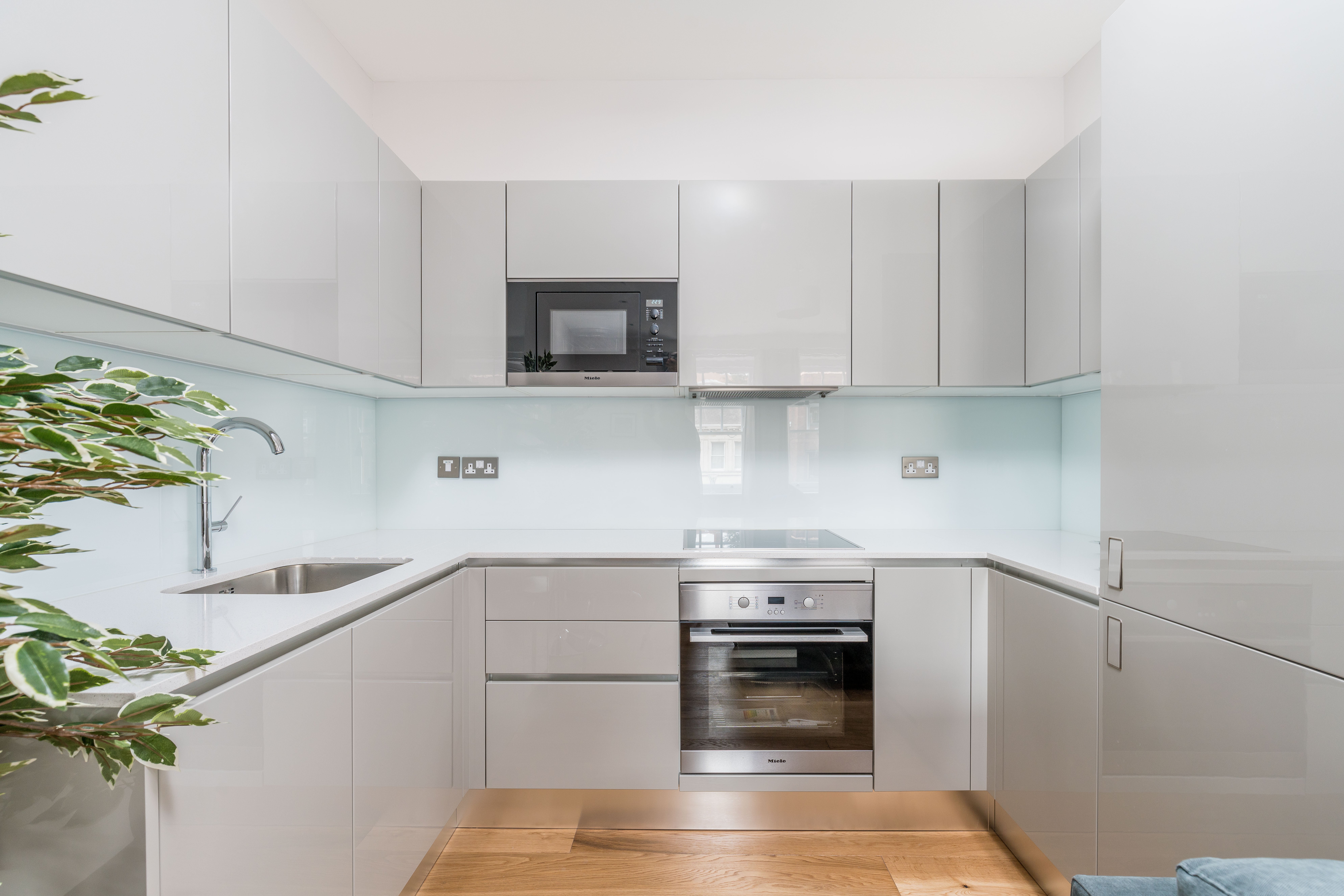 Flat Finchley Road in Greater London