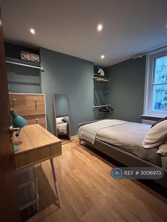 Room Normand Road in Greater London