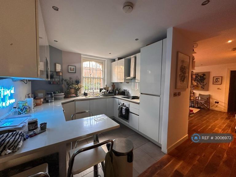 Room Normand Road in Greater London