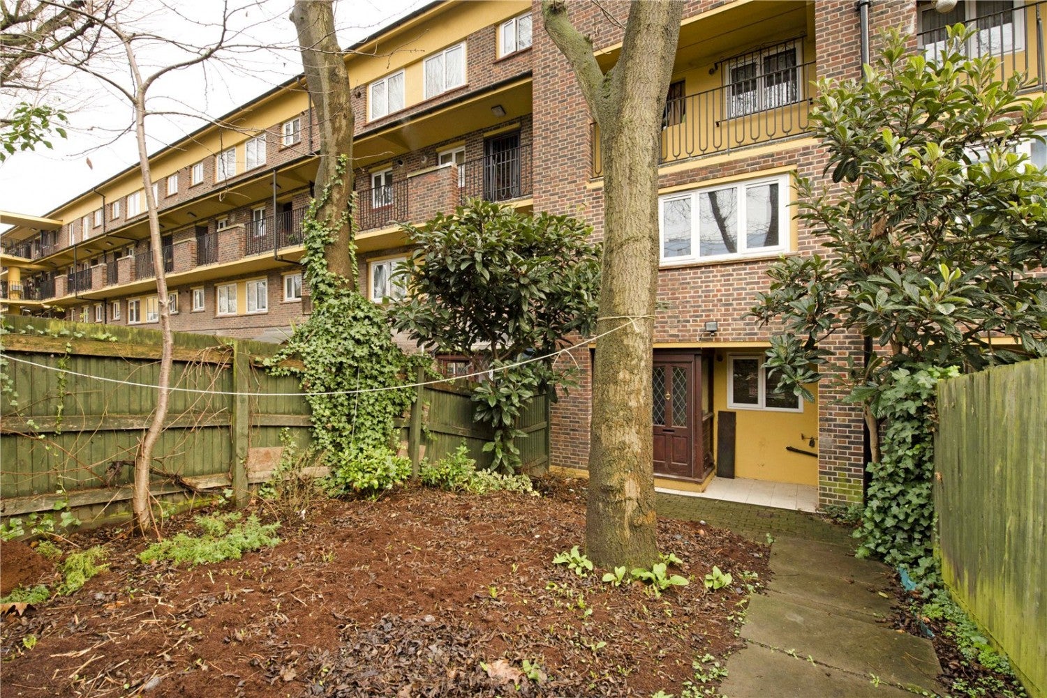 House Ashby Grove in Greater London