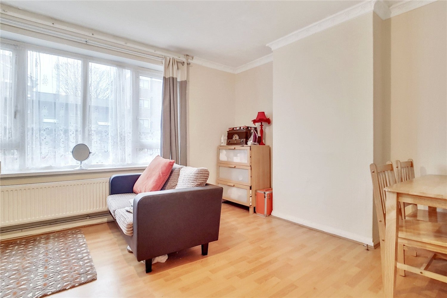 House Ashby Grove in Greater London