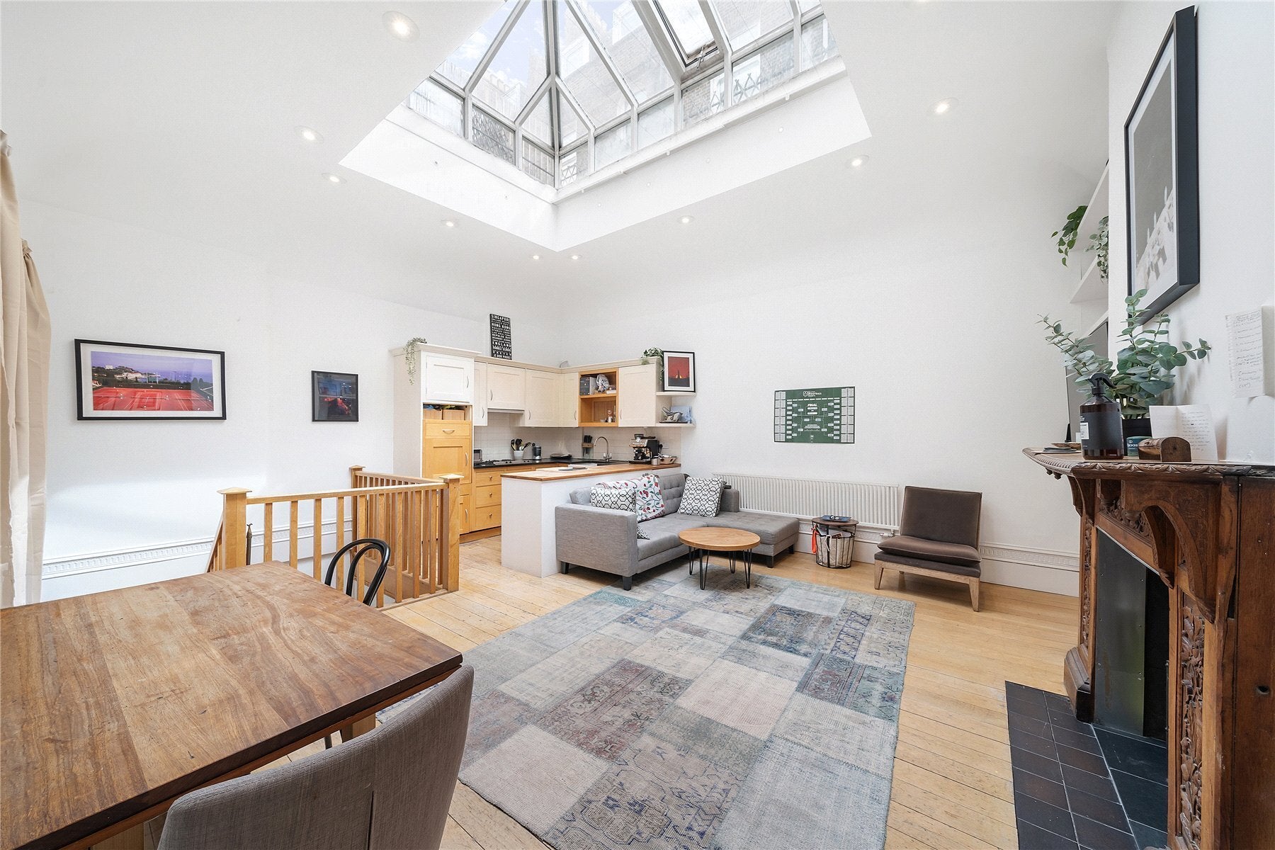 Flat Linden Gardens in Greater London