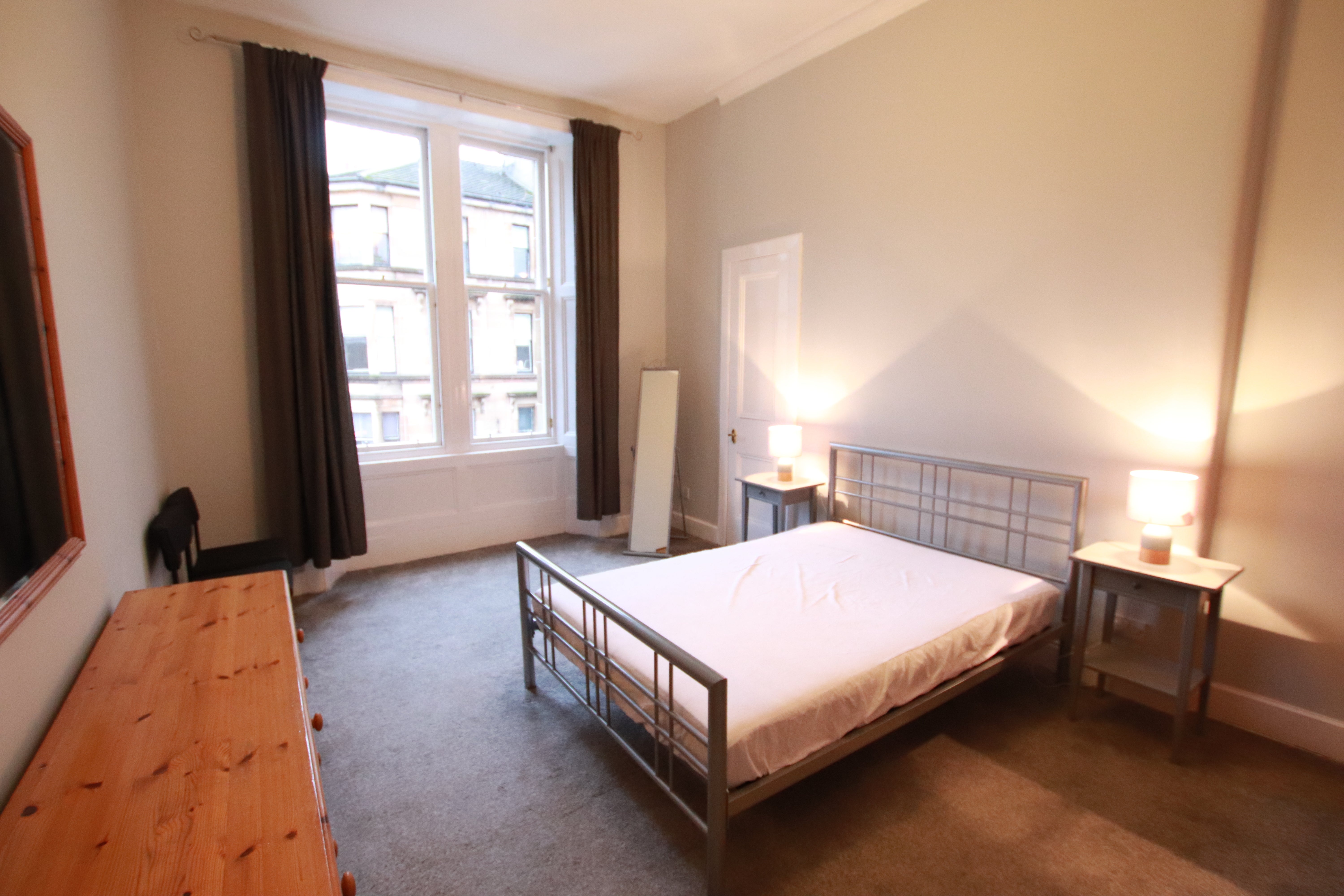 Flat Byres Road in Glasgow