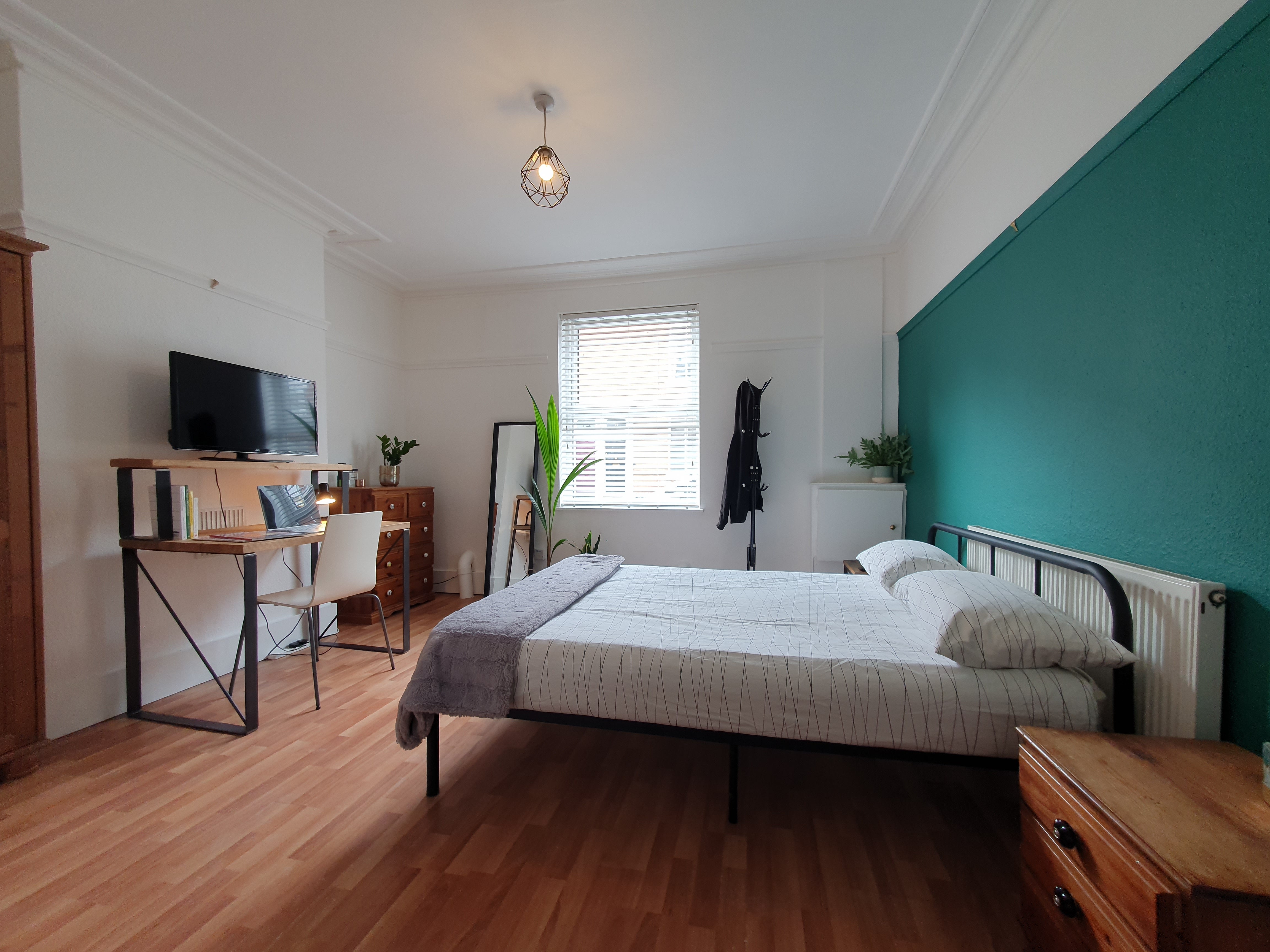 House Reservoir Retreat in Birmingham