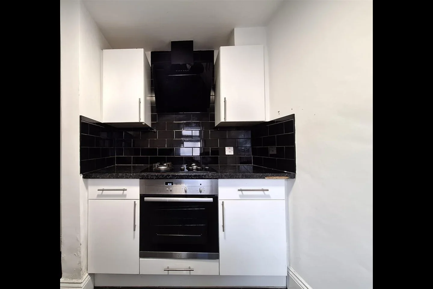 House Almond Road in Greater London